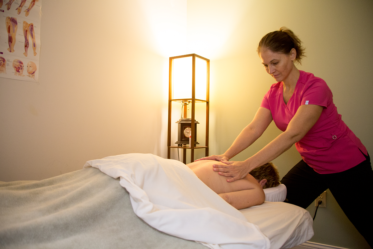 First massage. Home терапия. Job massage Spa therapist.. Масажорка стаяши. Massage therapist needed.